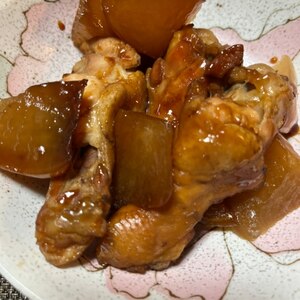 簡単✿鶏手羽元と大根煮物
